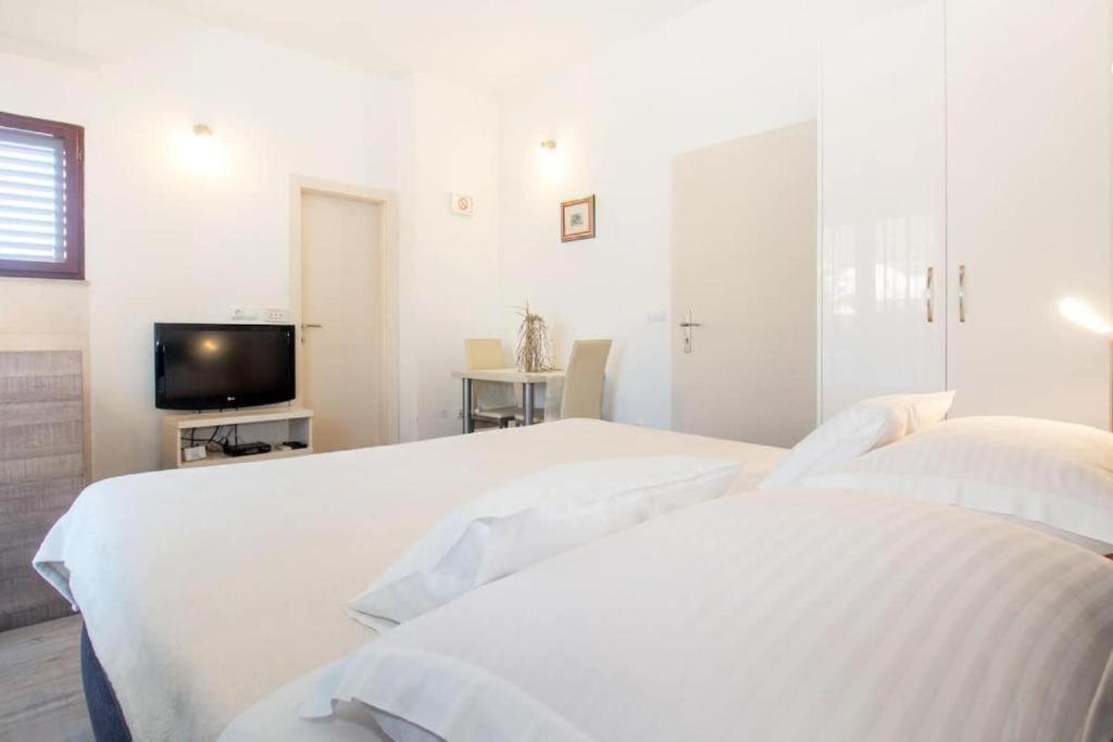 Bed & Breakfast Pino Podstrana Rom bilde